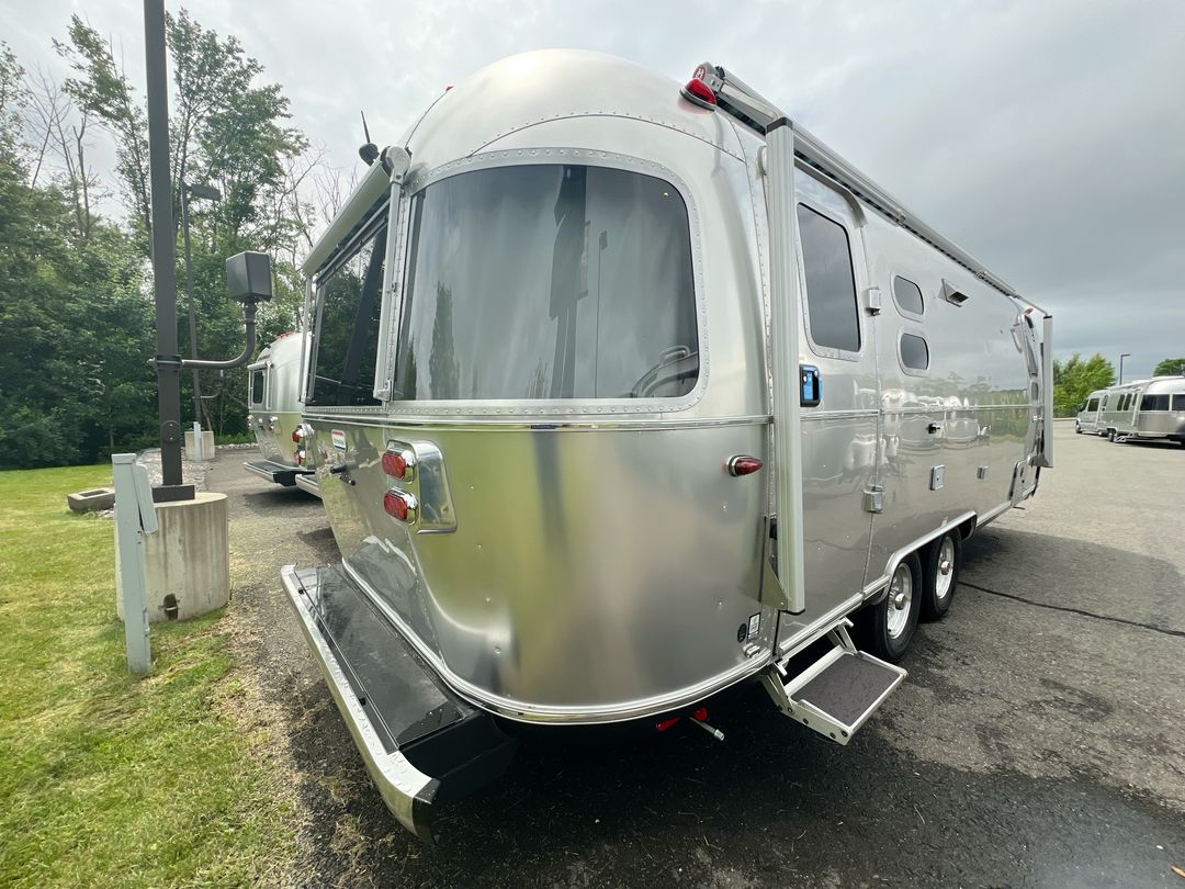 2025 Airstream 25FBT Base
