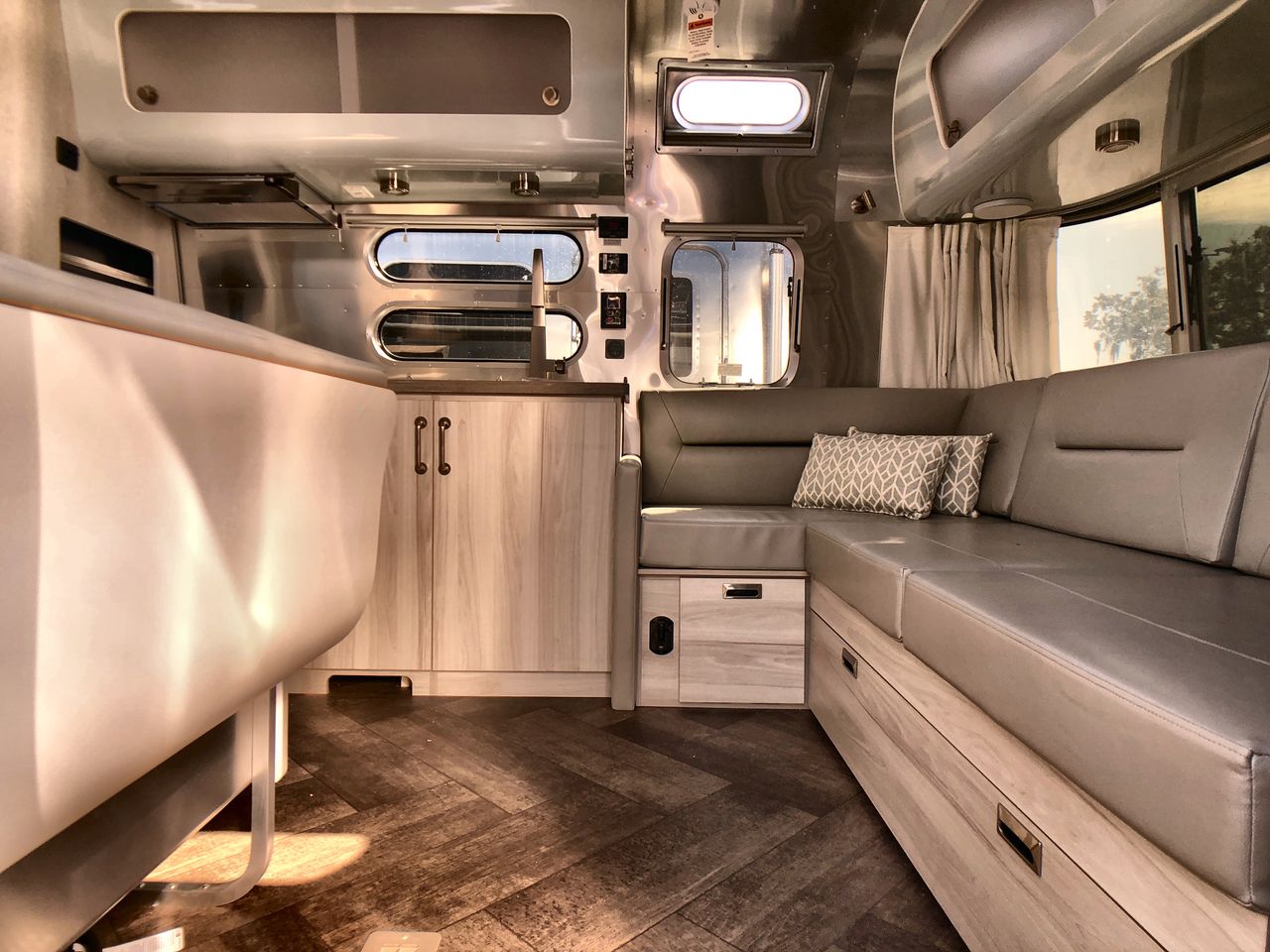 2026 Airstream 28RBQ Base