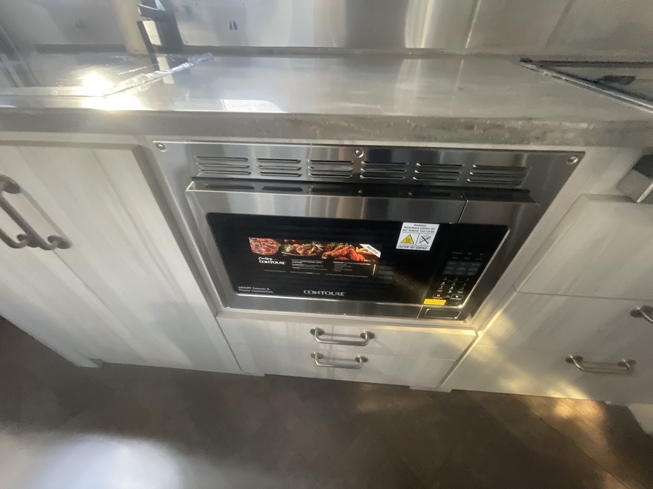 2026 Airstream 30RBT Base