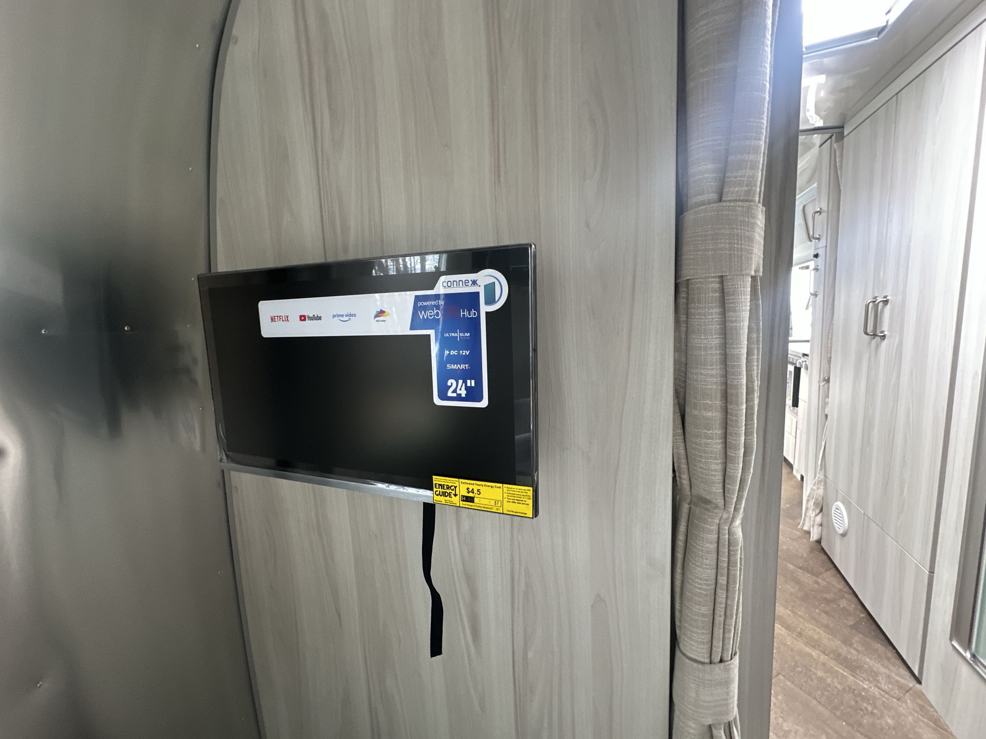 2025 Airstream 30RBQ Base