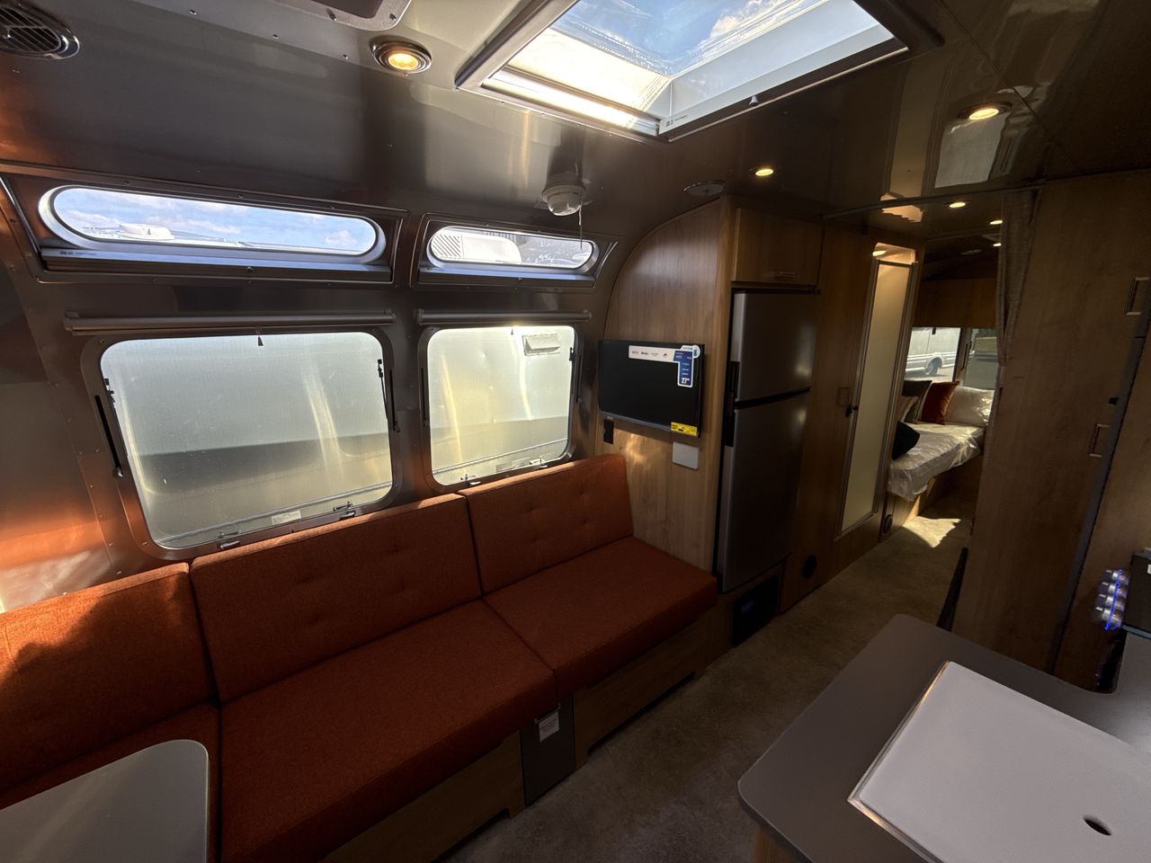 2026 Airstream 25FBT Base