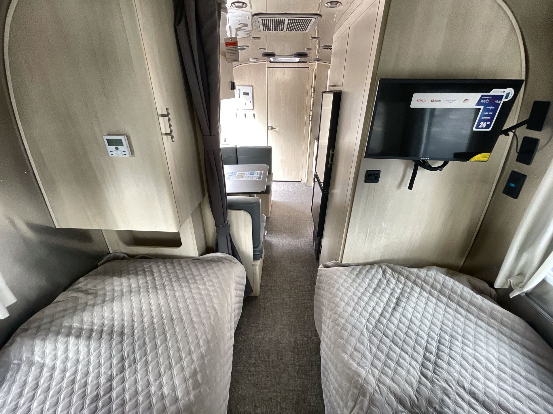 2026 Airstream 23FBT Base