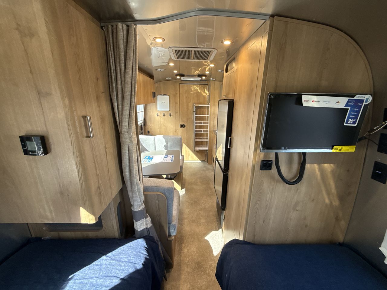 2026 Airstream 23FBT Base