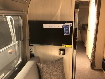 2026 Airstream 27FBT Base