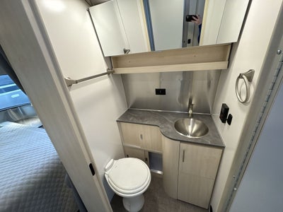 2025 Airstream 27FBQ Base