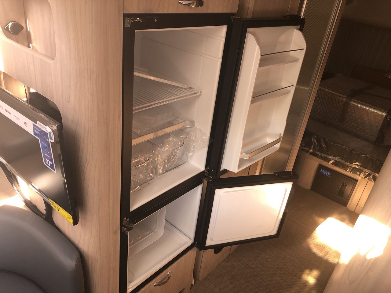 2026 Airstream 25FBQ Base