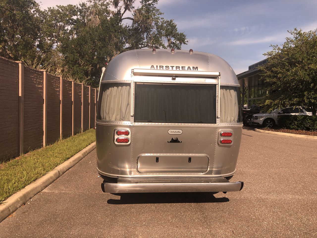 2026 Airstream 25FBQ Base