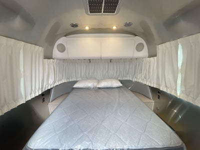 2026 Airstream 27FBQ Base