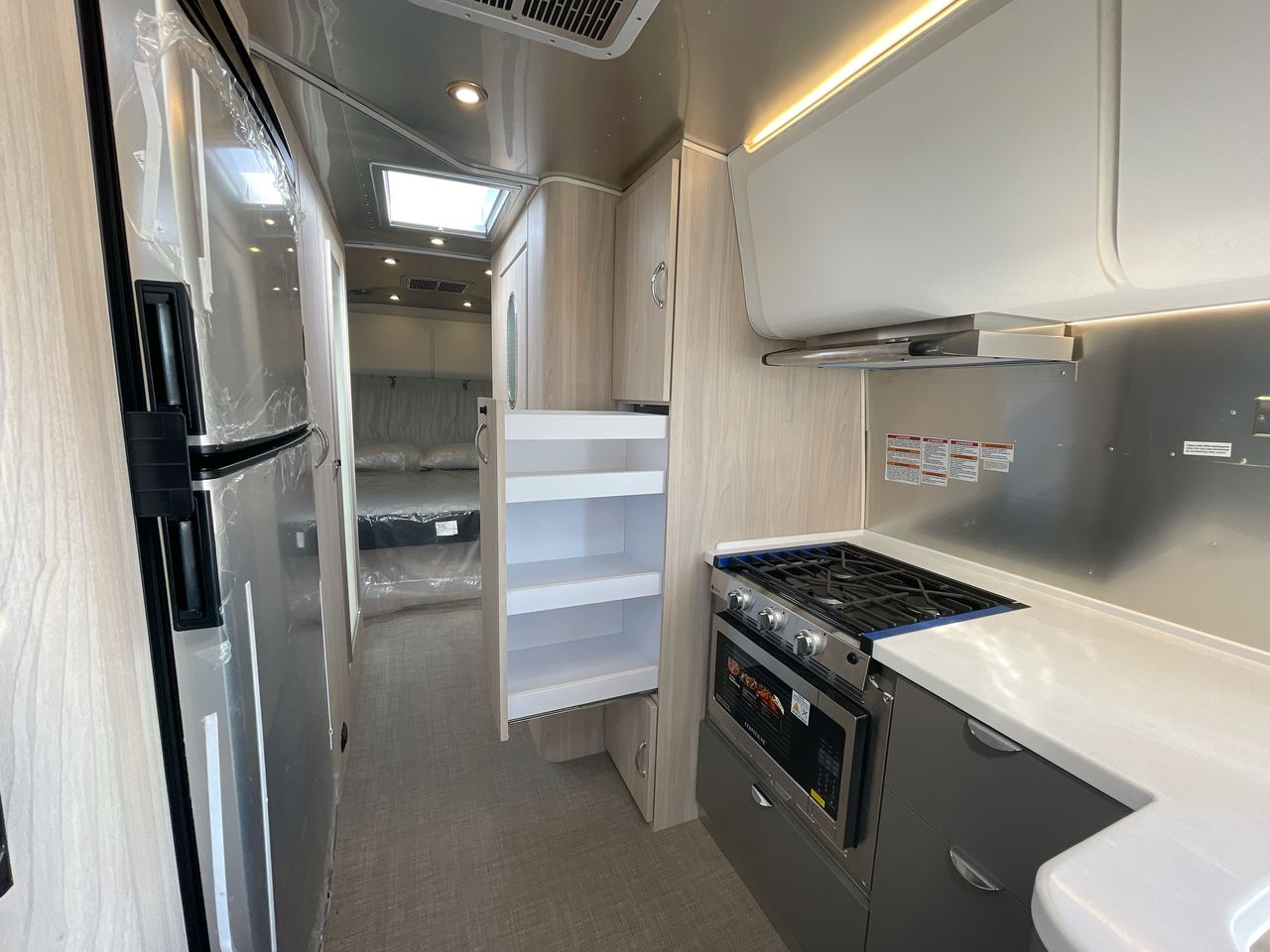 2026 Airstream 27FBQ Base