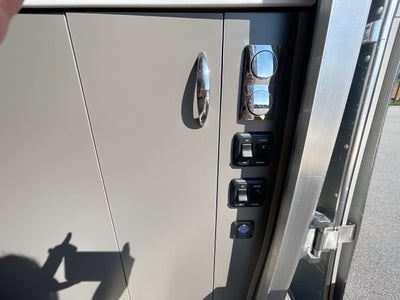 2026 Airstream 27FBQ Base