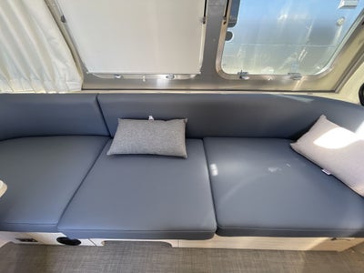 2026 Airstream 27FBT Base