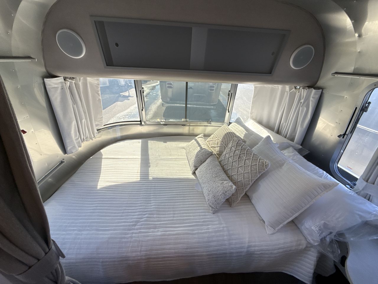 2026 Airstream 22FB Base