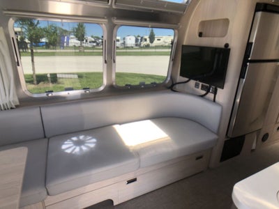 2026 Airstream 27FBQ Base