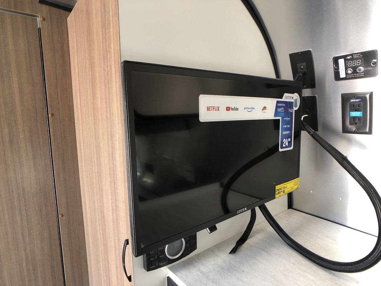 2026 Airstream 22FB Base