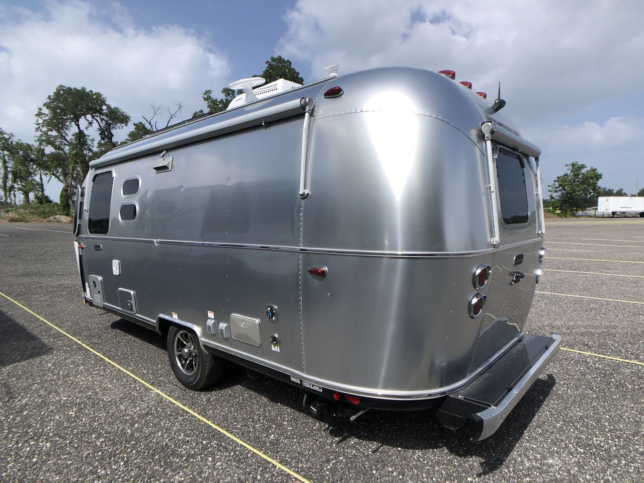 2026 Airstream 22FB Base