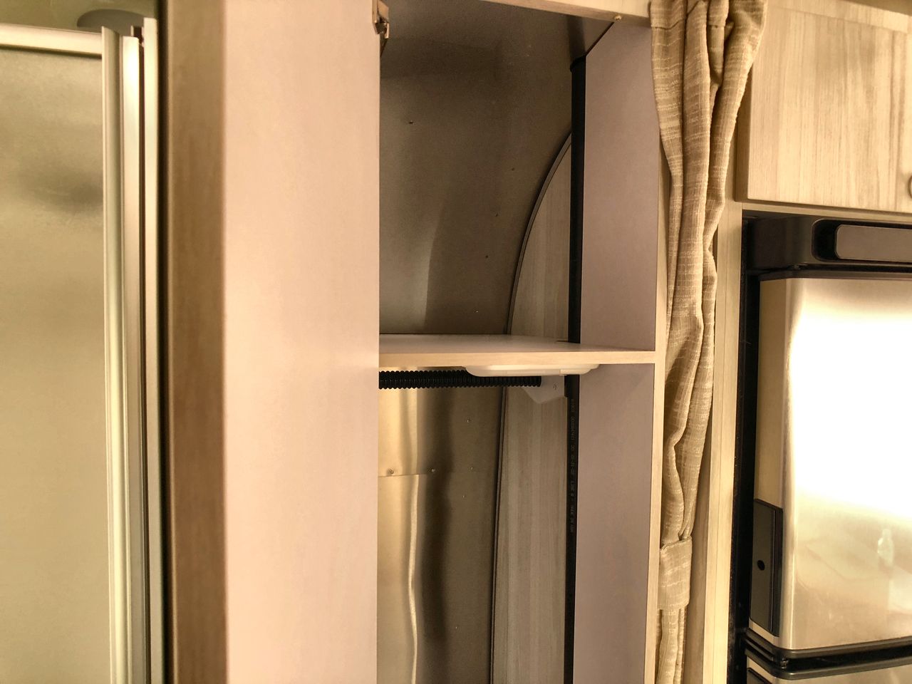 2026 Airstream 28RBT Base