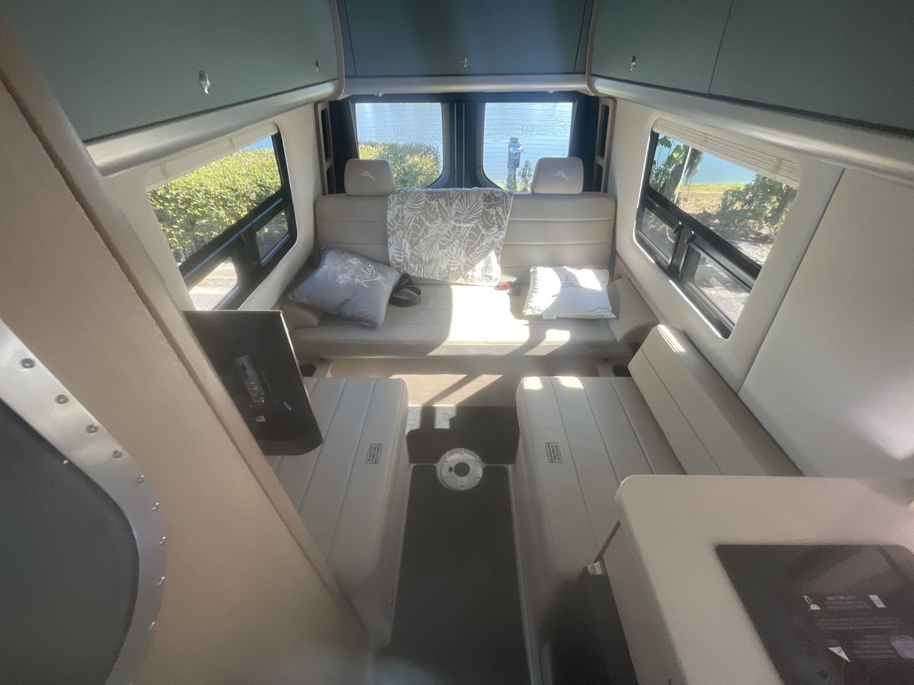 2026 Airstream 24GL Tommy Bahama Base