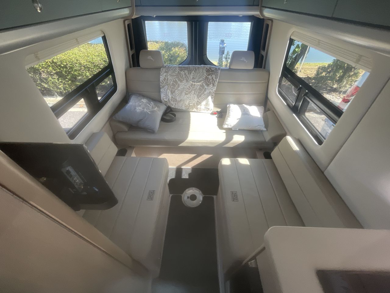 2026 Airstream 24GL Tommy Bahama Base