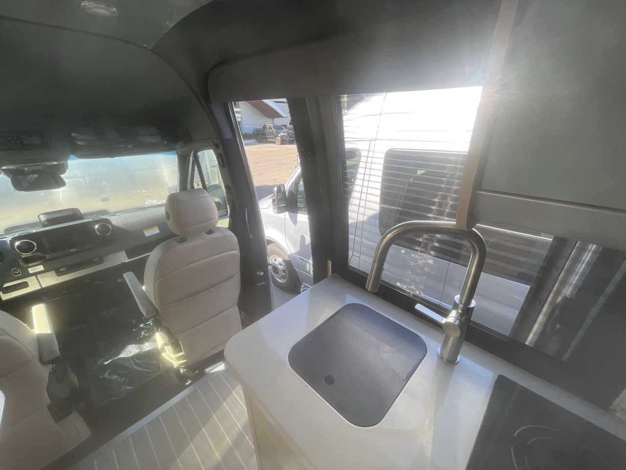 2026 Airstream 24GT Tommy Bahama Base