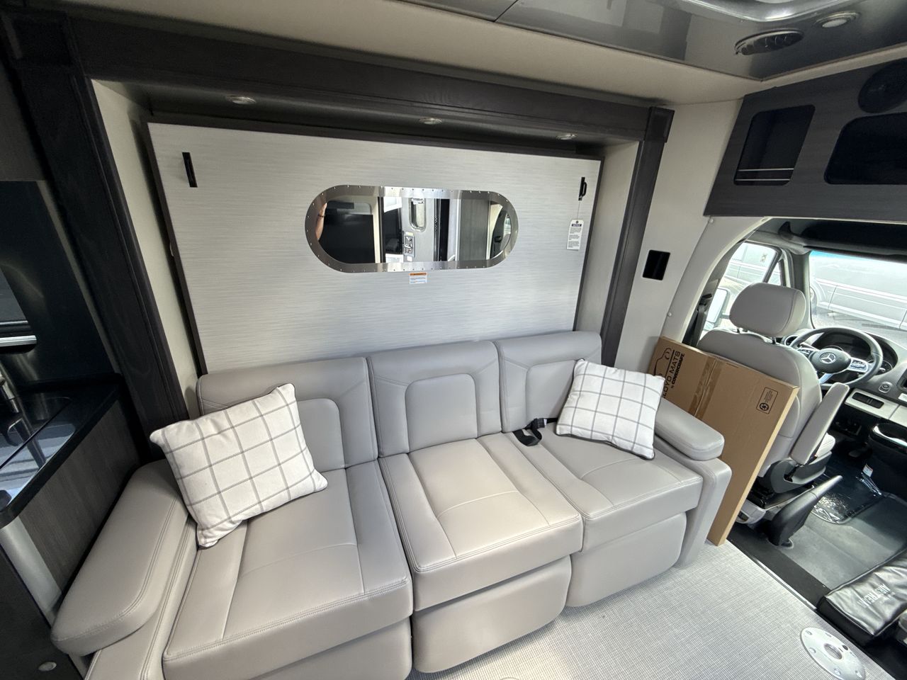 2026 Airstream Murphy Suite Base