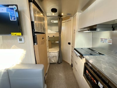 2026 Airstream 30FBBT Base