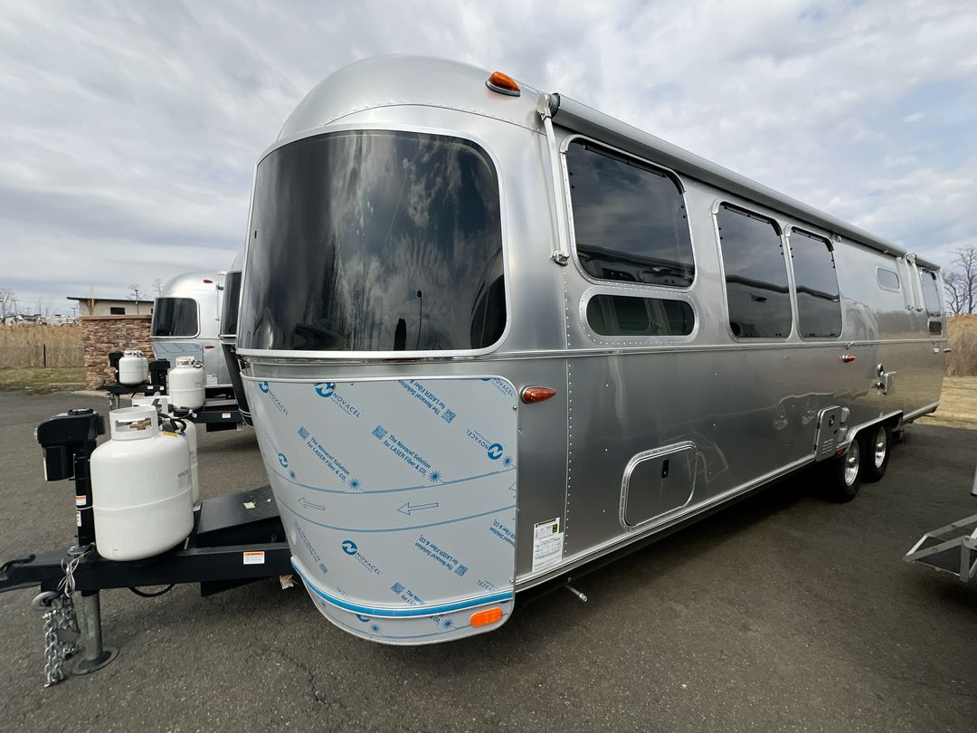 2025 Airstream 30RBQ Base