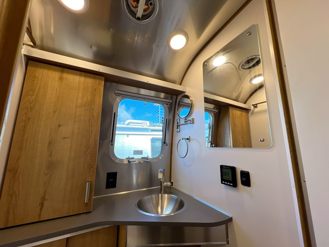 2026 Airstream 25FBT Base