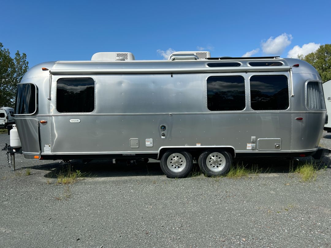 2025 Airstream 25FBQ Base
