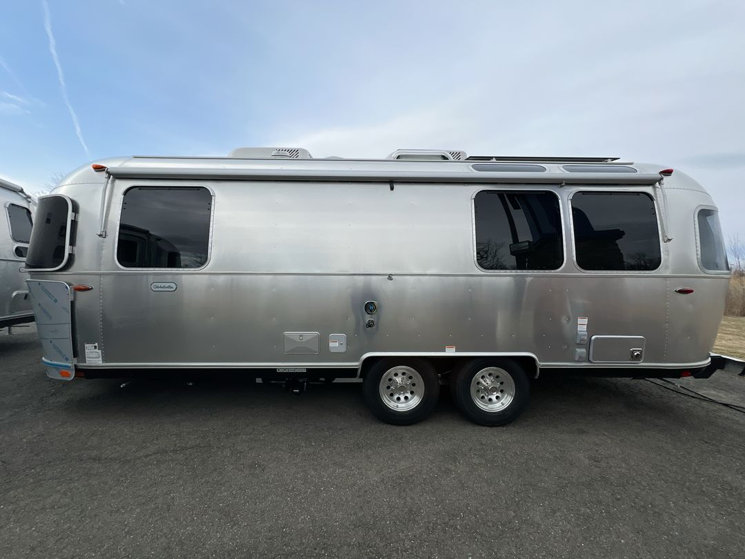 2025 Airstream 25FBQ Base