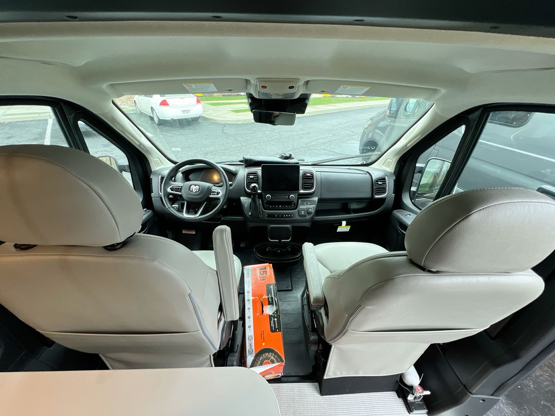 2026 Airstream Rangeline Base