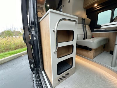 2026 Airstream Rangeline Base