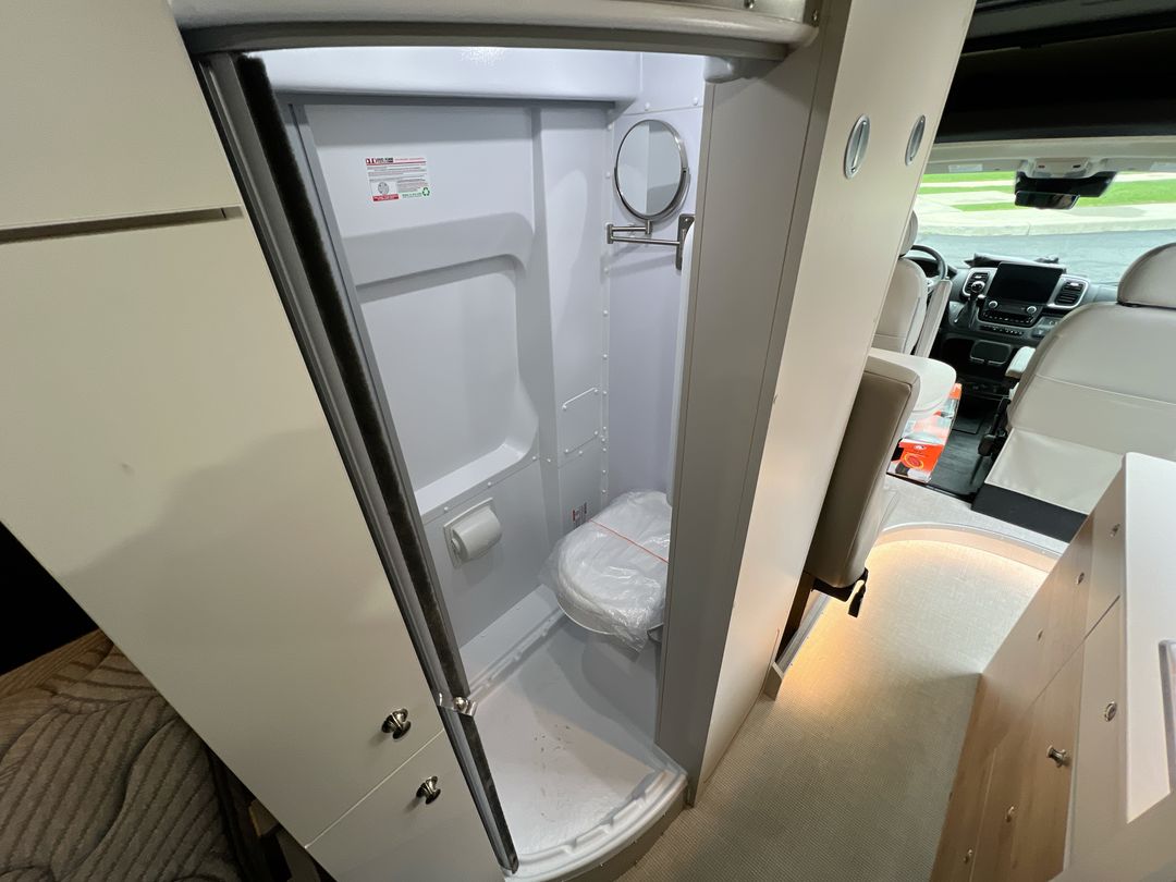 2026 Airstream Rangeline Base