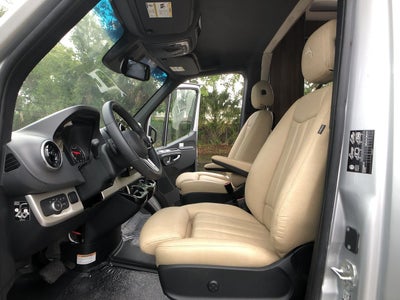 2026 Airstream Murphy Suite Tommy Bahama Base